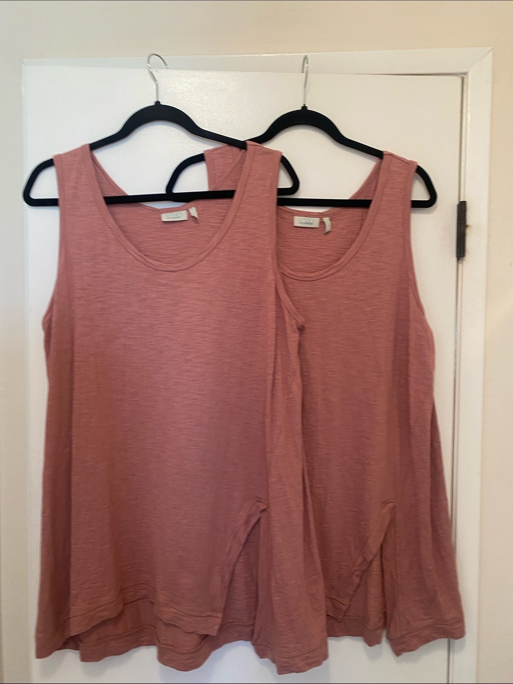 Two Logo Lounge Relaxed Scoop Neck Tank Tops in Dusty Rose - Casual Layering XL